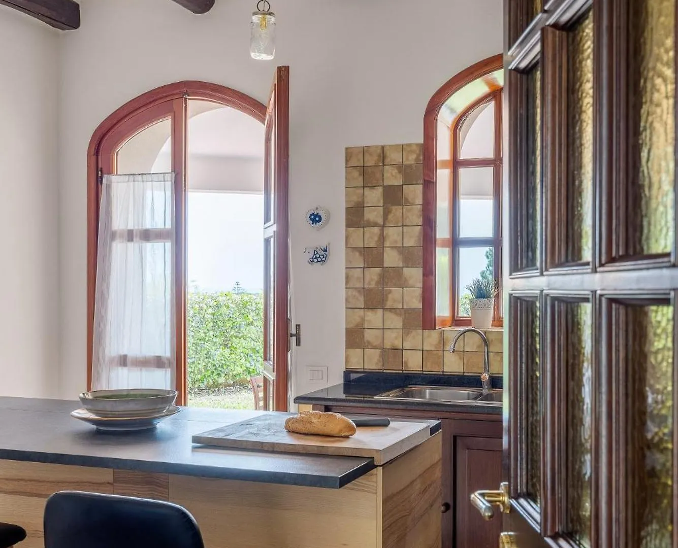 Villa Lymnia -Elegant Sicilian Villa With Solarium & Palm Garden Syracuse